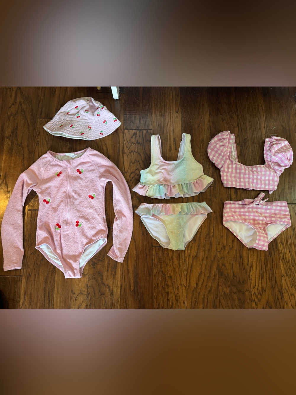 Girls swimsuit